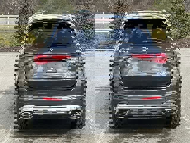 Used 2025 Mercedes-Benz GLC 300 4MATIC image 3