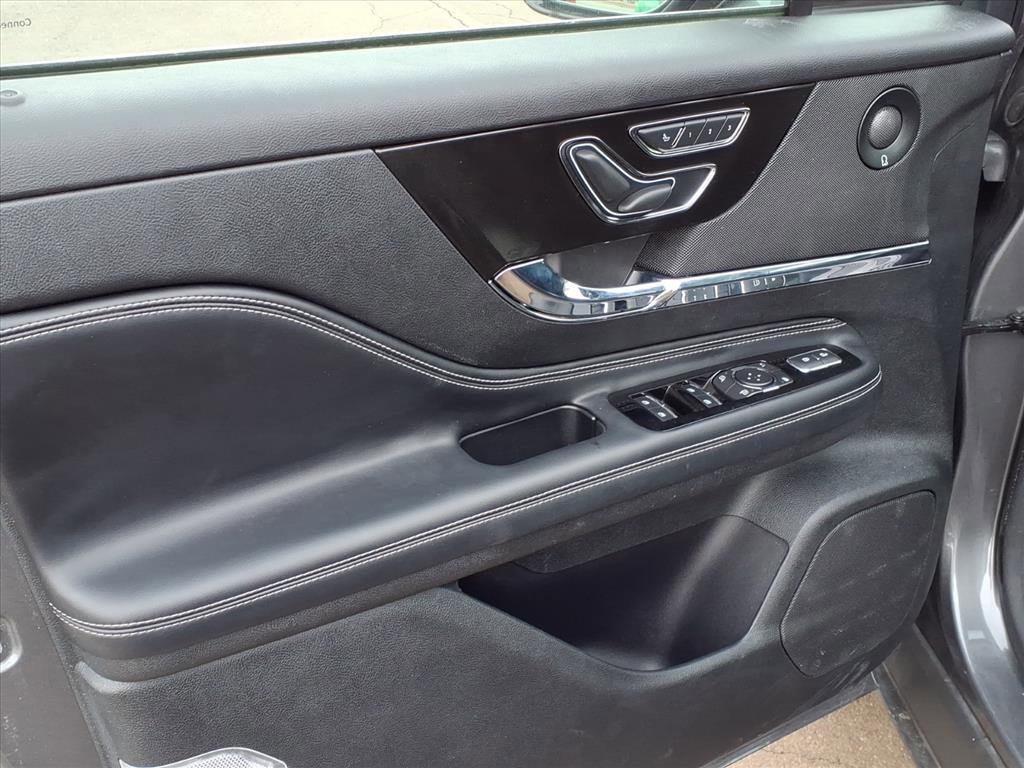 Used 2021 Lincoln Corsair Reserve w/ Equipment Group 201A image 15