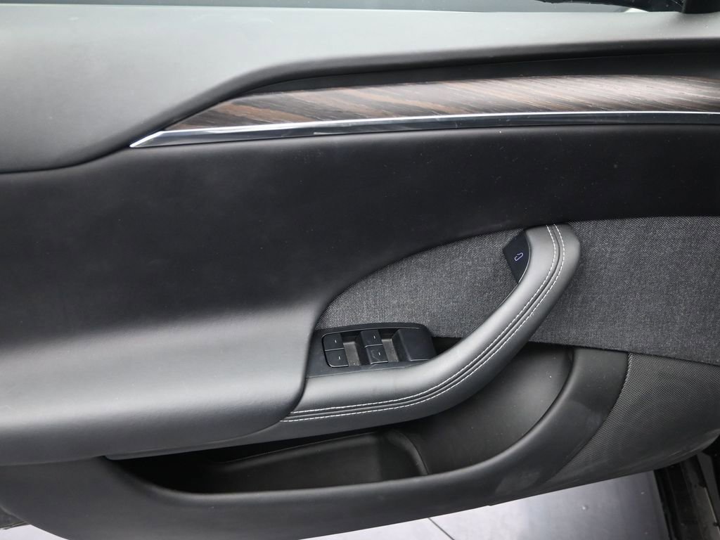 Used 2022 Tesla Model S image 11