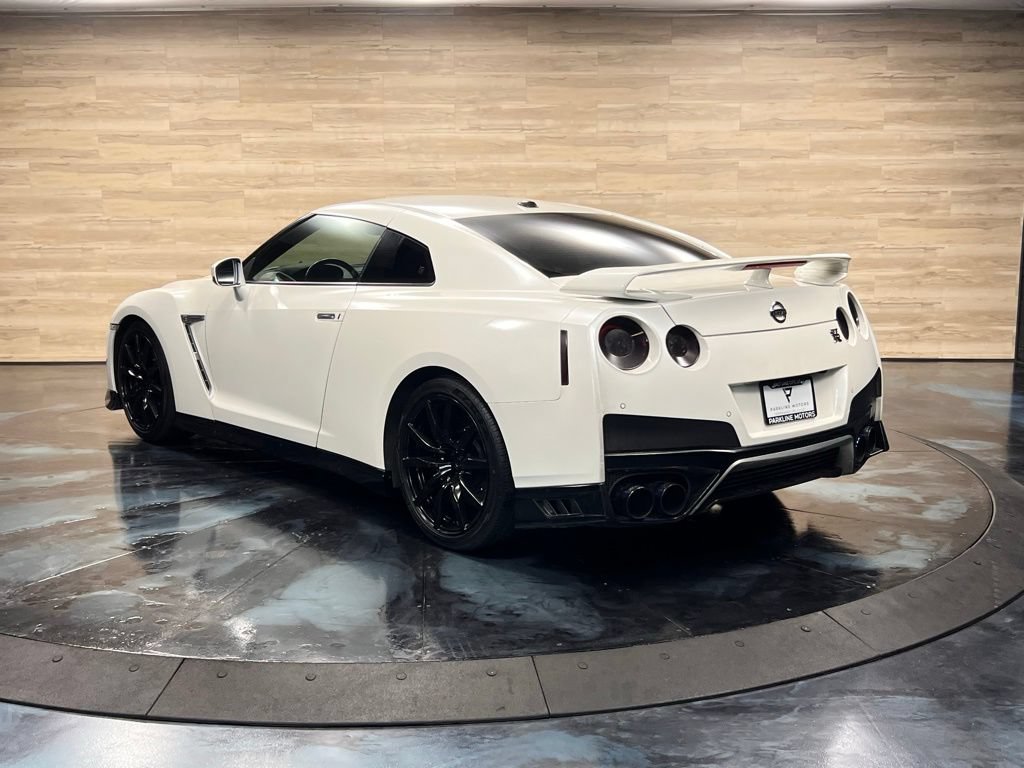 Used 2020 Nissan GT-R Premium AWD/4WD image 8