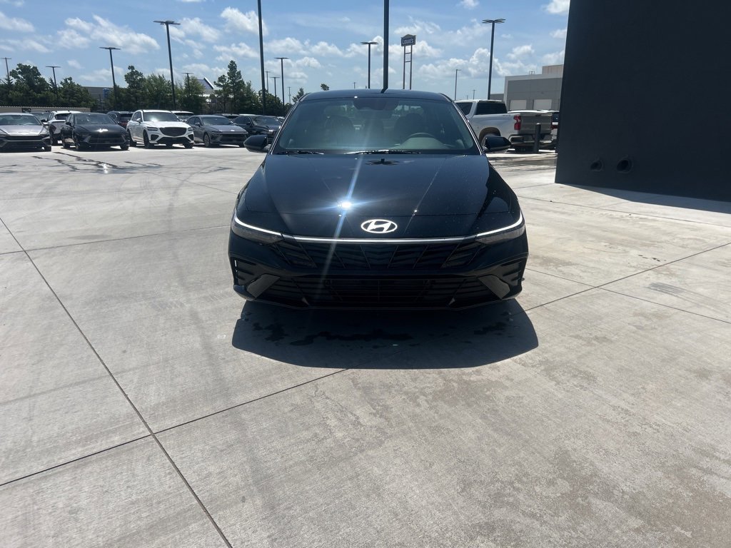 New 2025 Hyundai Elantra SEL image 13