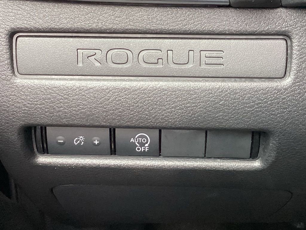 Used 2023 Nissan Rogue S image 24