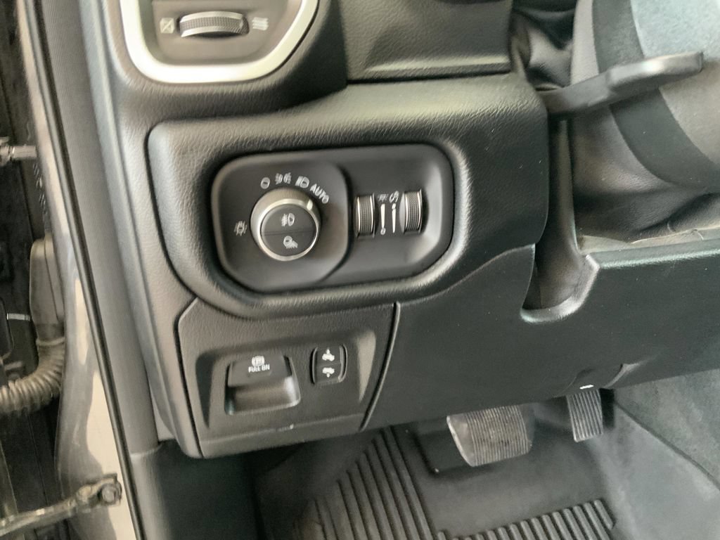 Used 2020 RAM 1500 Laramie AWD/4WD image 19