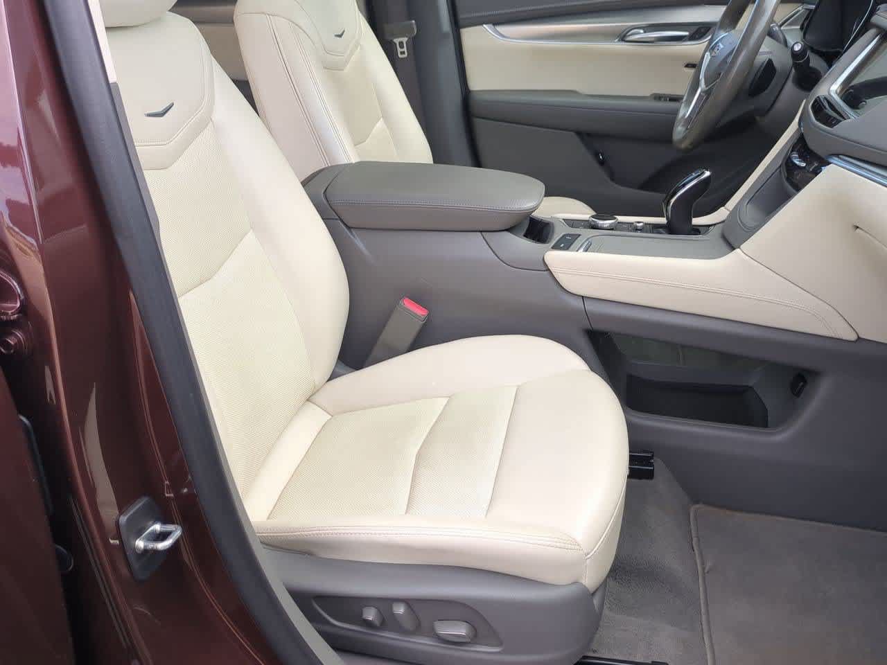 Used 2022 Cadillac XT5 Premium Luxury AWD/4WD image 22