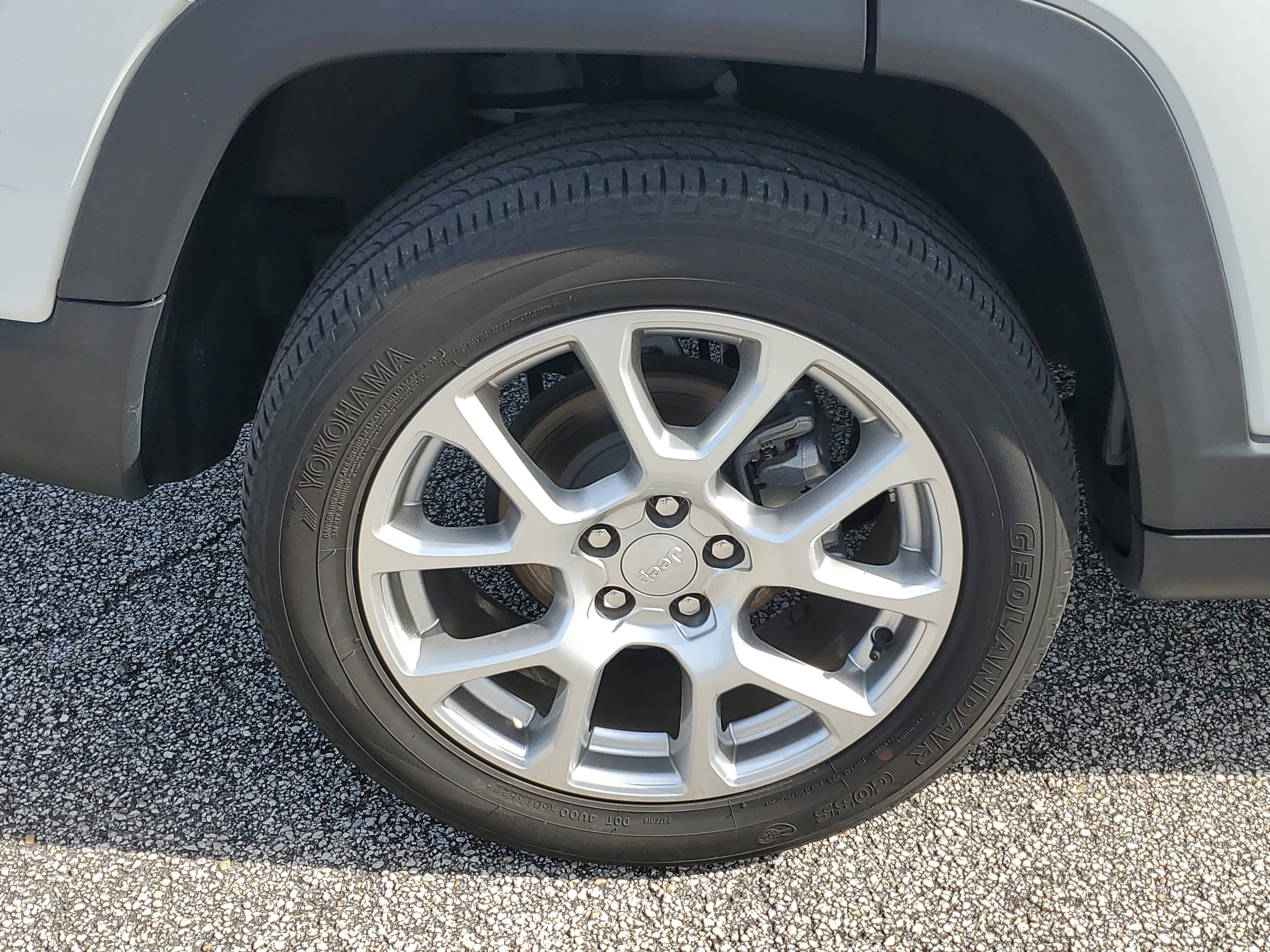 Used 2023 Jeep Compass Latitude image 5