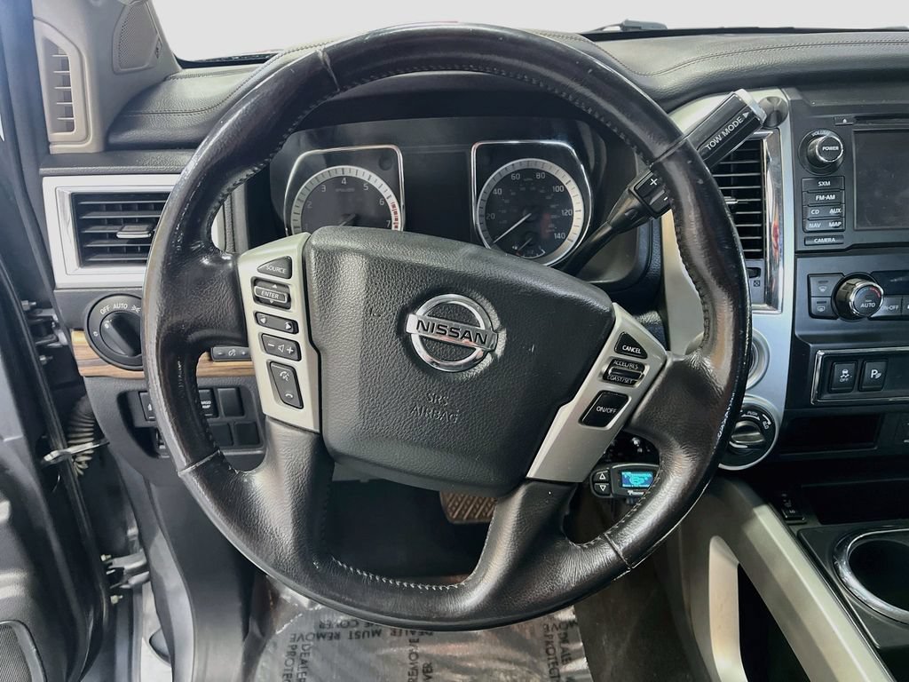 Used 2018 Nissan Titan SL AWD/4WD image 11