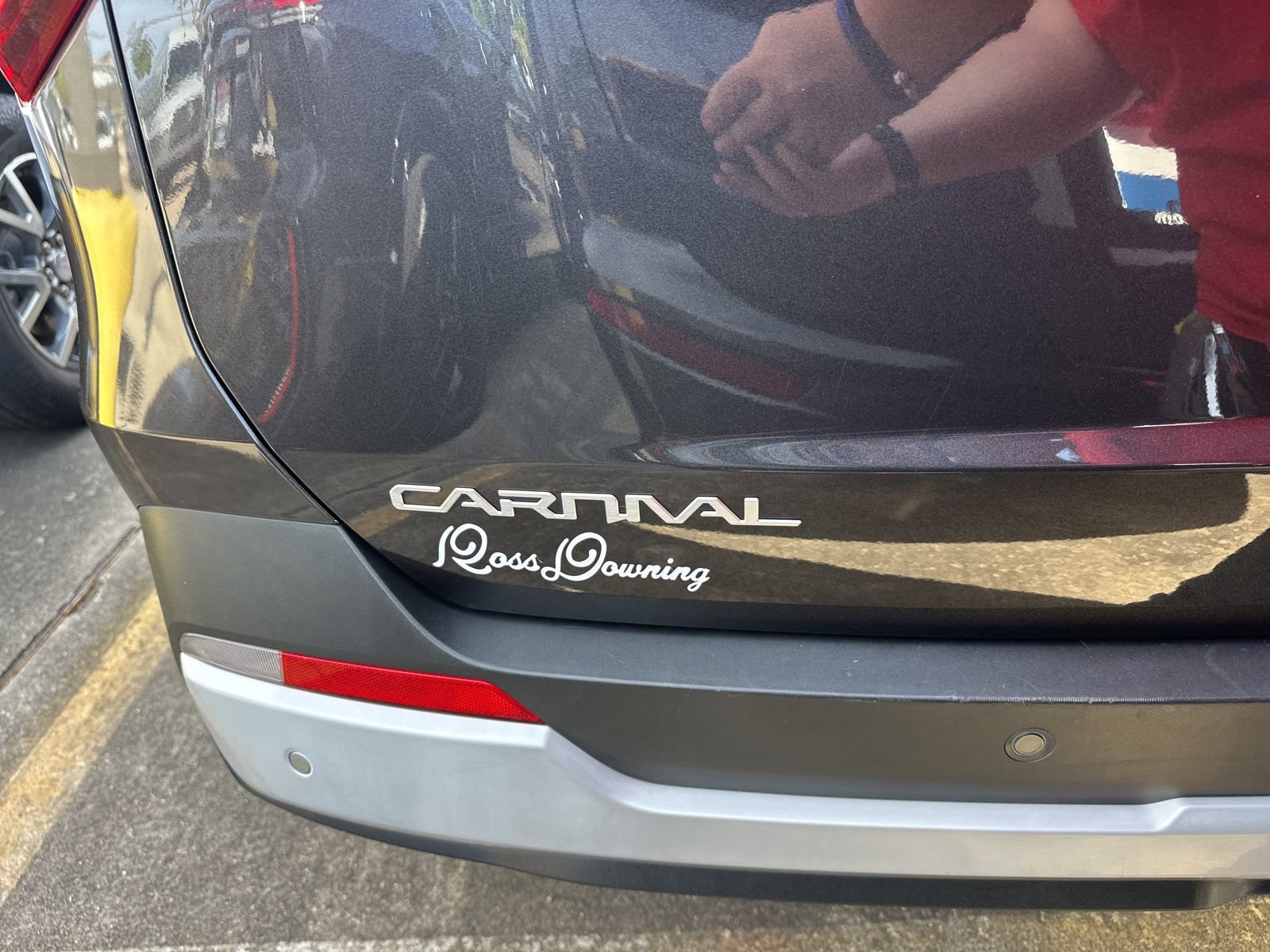 Used 2025 Kia Carnival FWD image 5