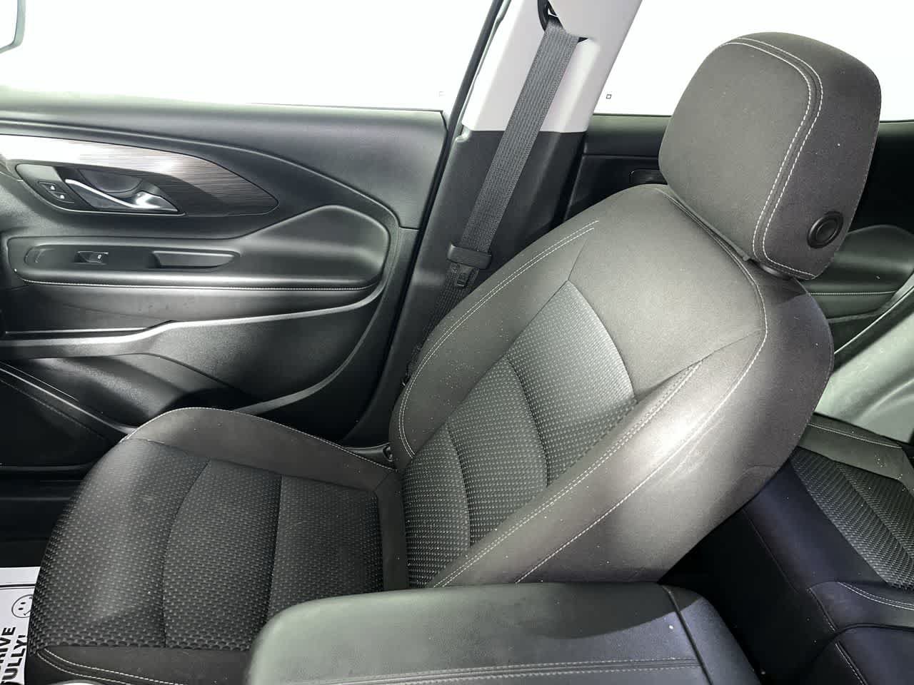 Used 2022 GMC Terrain SLE FWD image 26