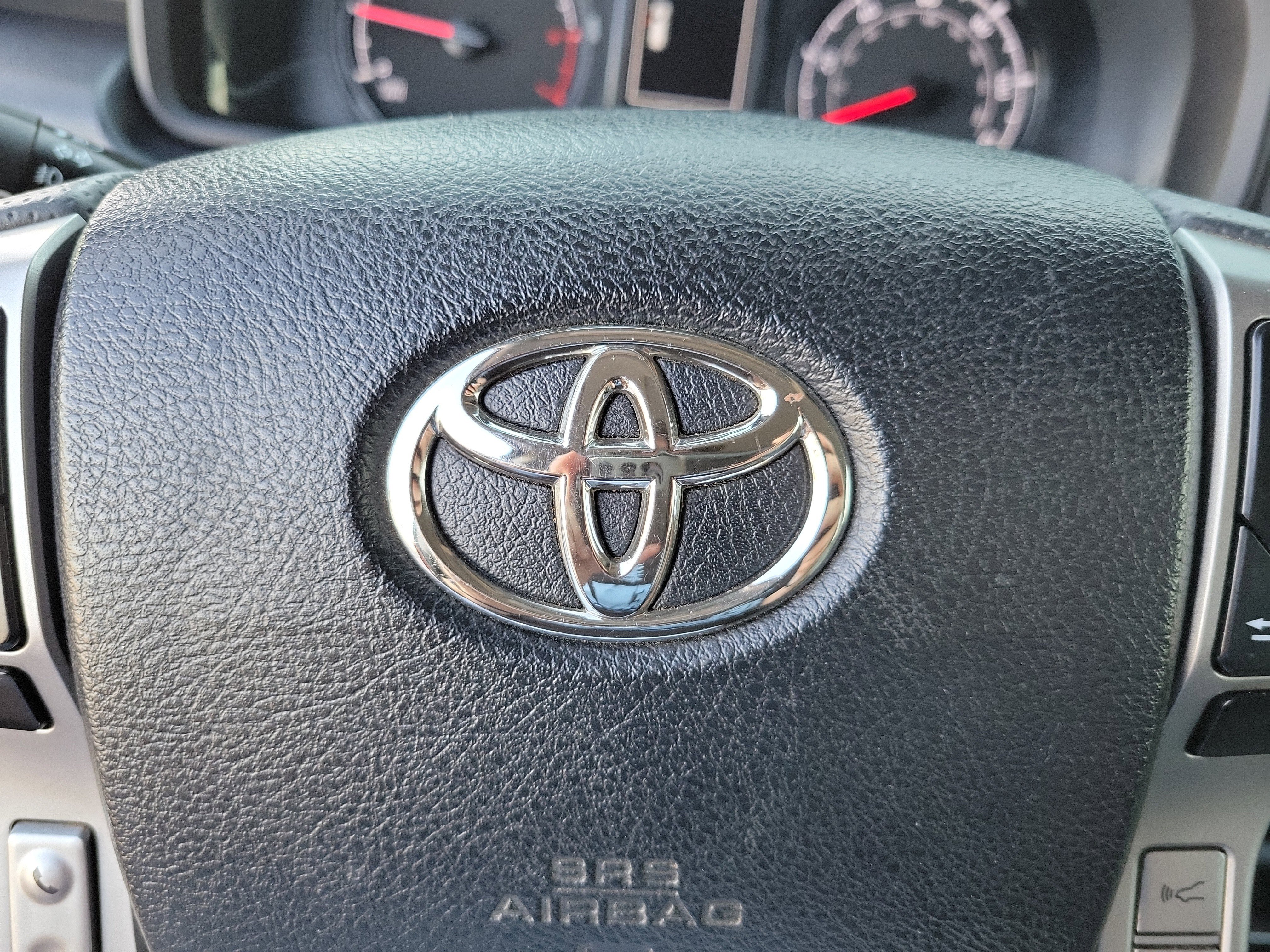 Used 2020 Toyota 4Runner SR5 Premium w/ Moonroof Package AWD/4WD image 21