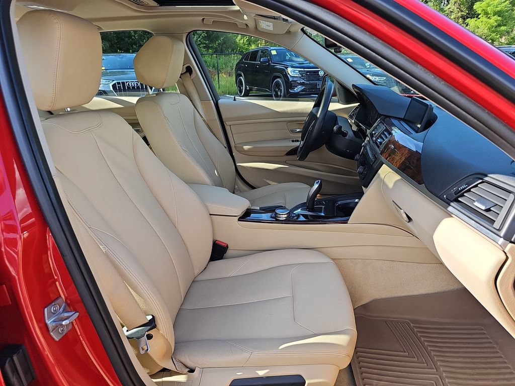 Used 2014 BMW 328i xDrive Sedan AWD/4WD image 11