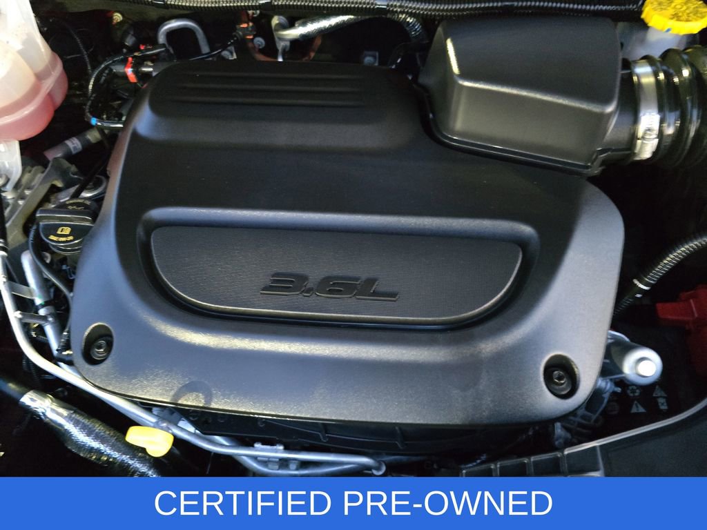 Used 2025 Chrysler Pacifica Limited image 32