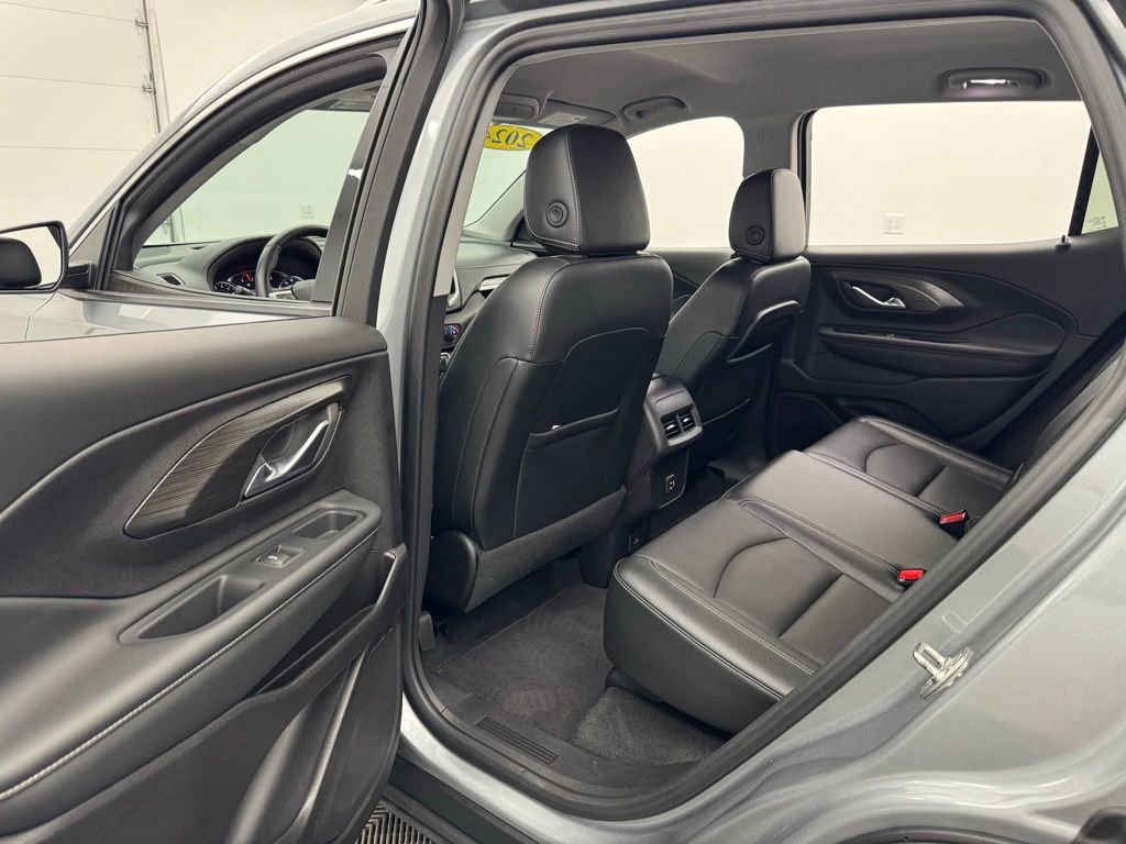 Used 2024 GMC Terrain SLT image 36