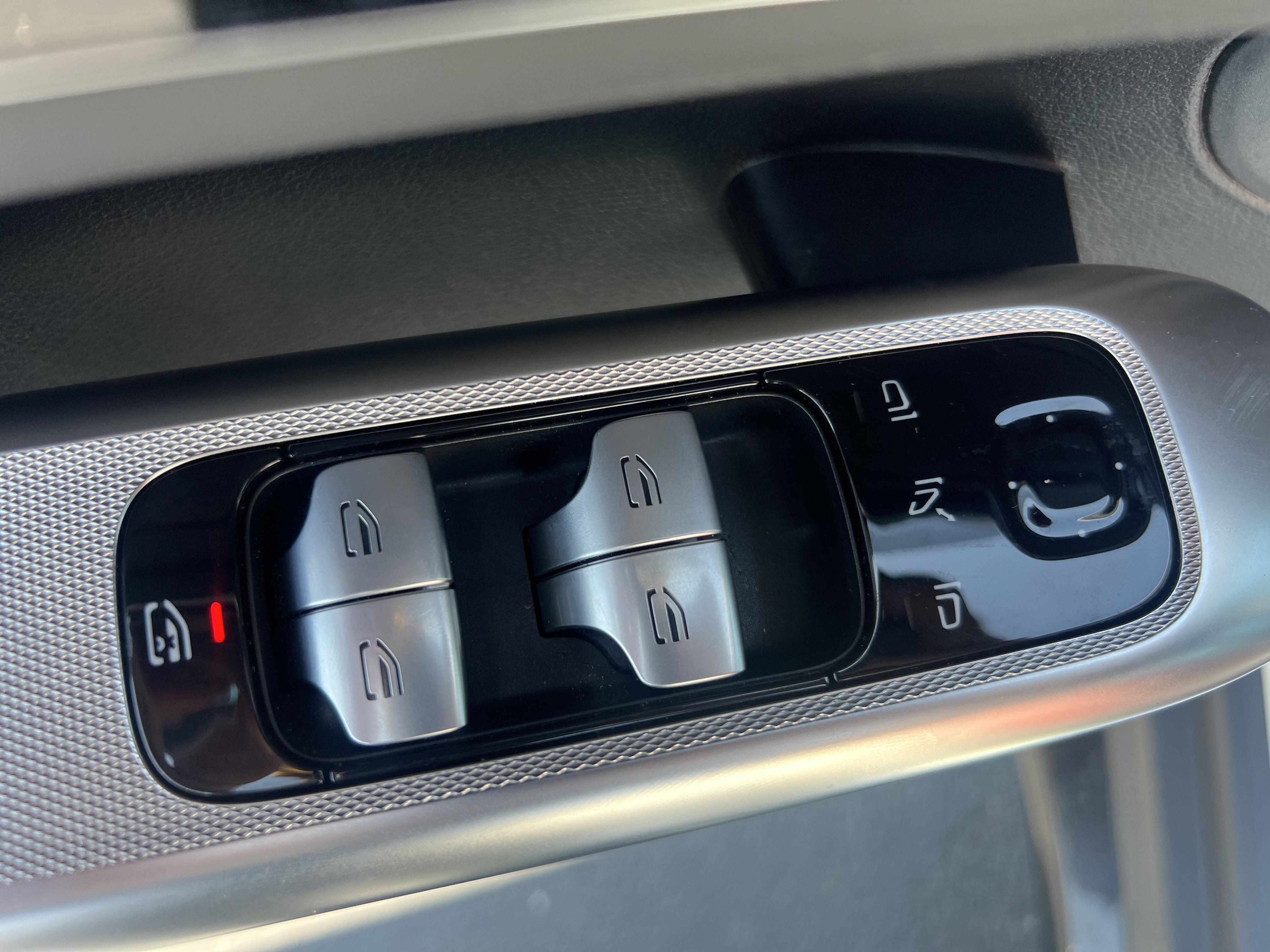 Certified 2025 Mercedes-Benz GLC 43 AMG 4MATIC image 15
