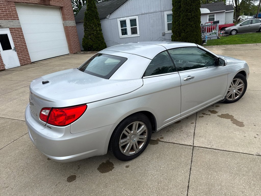 Used 2009 Chrysler Sebring Limited FWD image 18