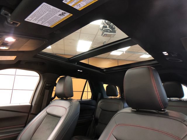 Used 2024 Ford Explorer ST-Line w/ Class IV Trailer Tow Package AWD/4WD image 17