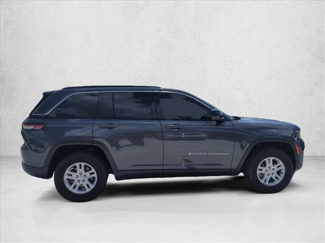 Used 2025 Jeep Grand Cherokee Laredo w/ Luxury Tech Group I RWD video 4