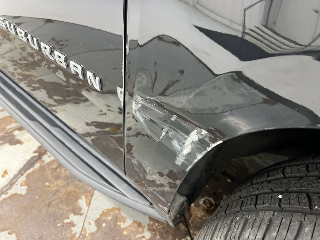 Used 2018 Chevrolet Suburban LT AWD/4WD image 32
