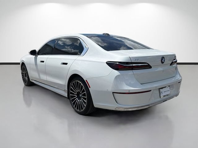Used 2025 BMW i7 eDrive50 w/ Premium Package RWD image 5