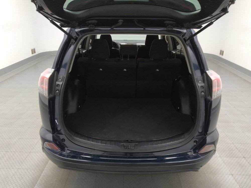 Used 2018 Toyota RAV4 LE FWD image 29