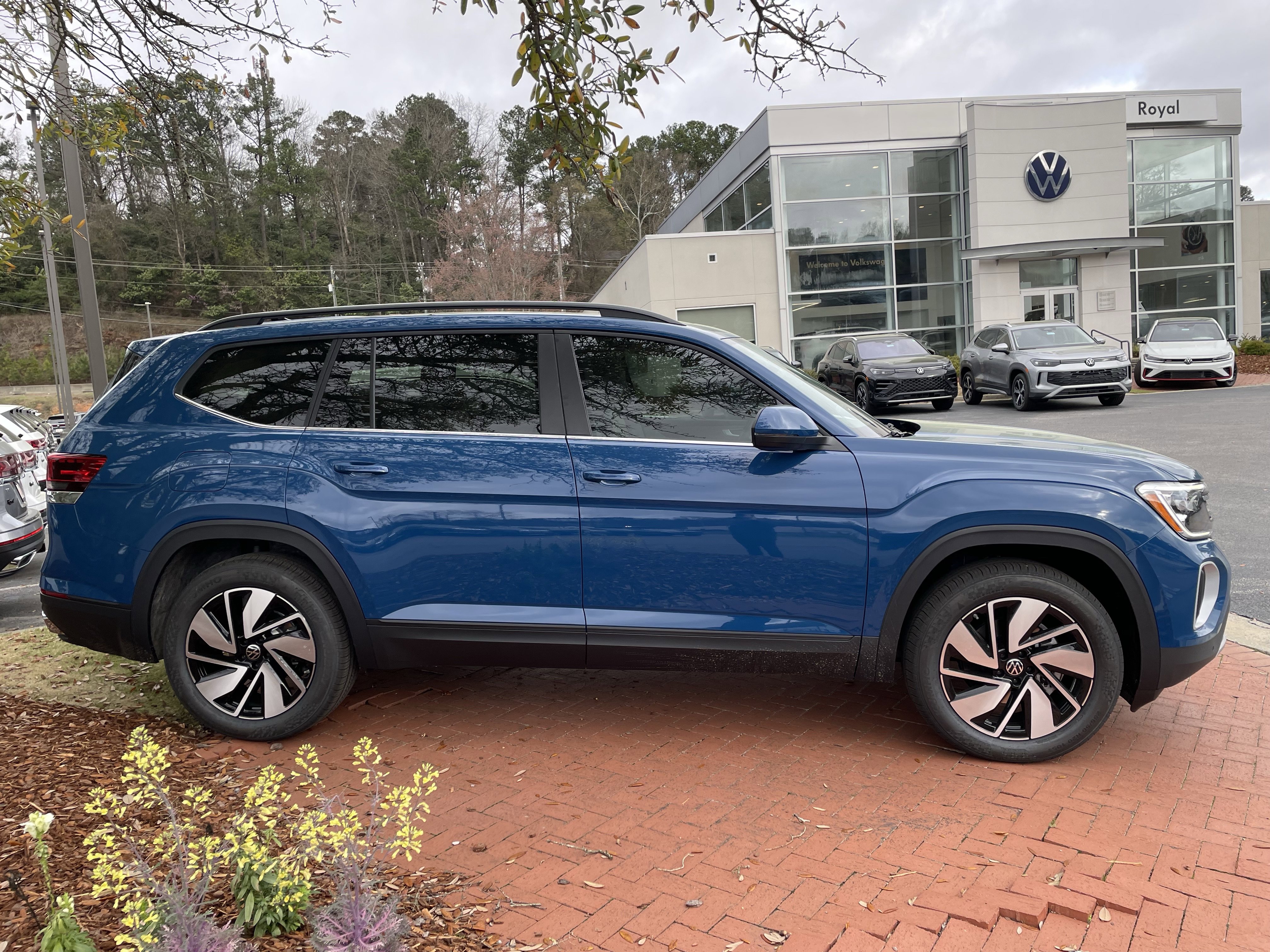 New 2026 Volkswagen Atlas SE image 4