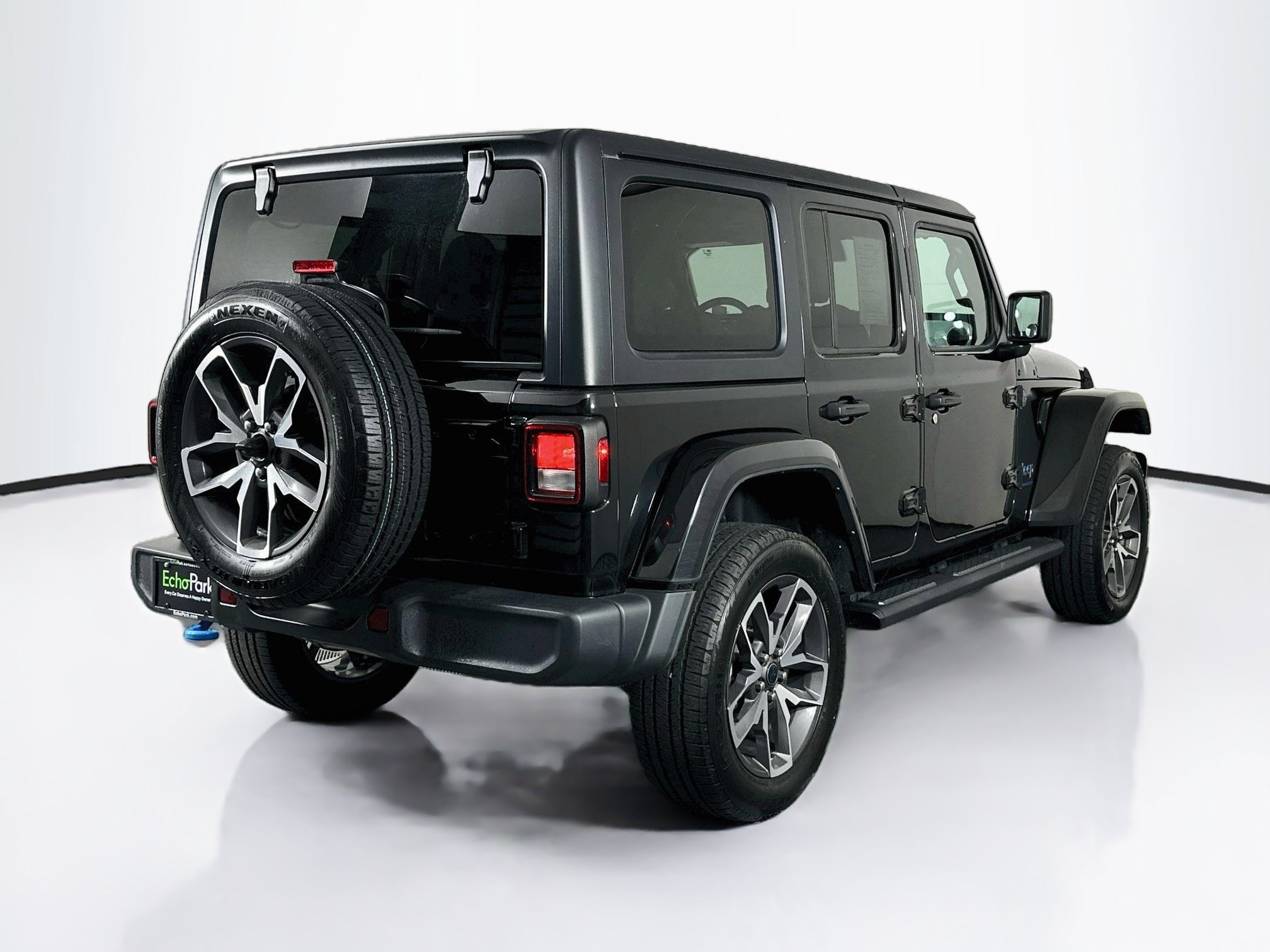 Used 2024 Jeep Wrangler Unlimited w/ Convenience Group AWD/4WD image 9