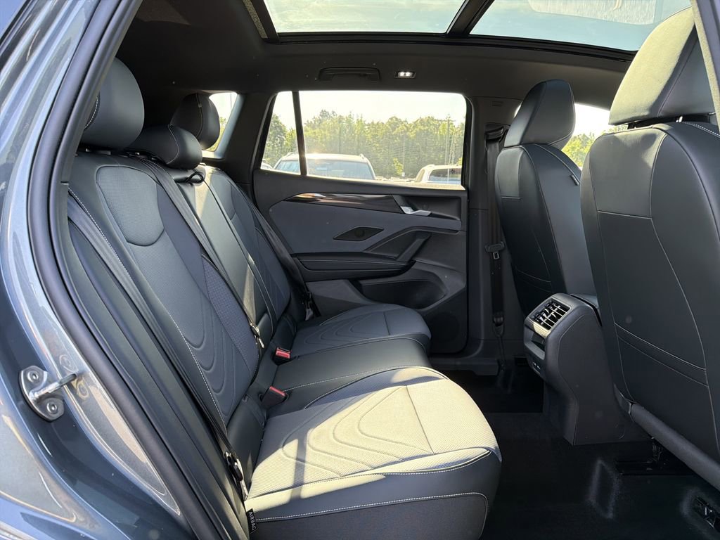 New 2026 Volkswagen Tiguan SE R-Line AWD/4WD image 16