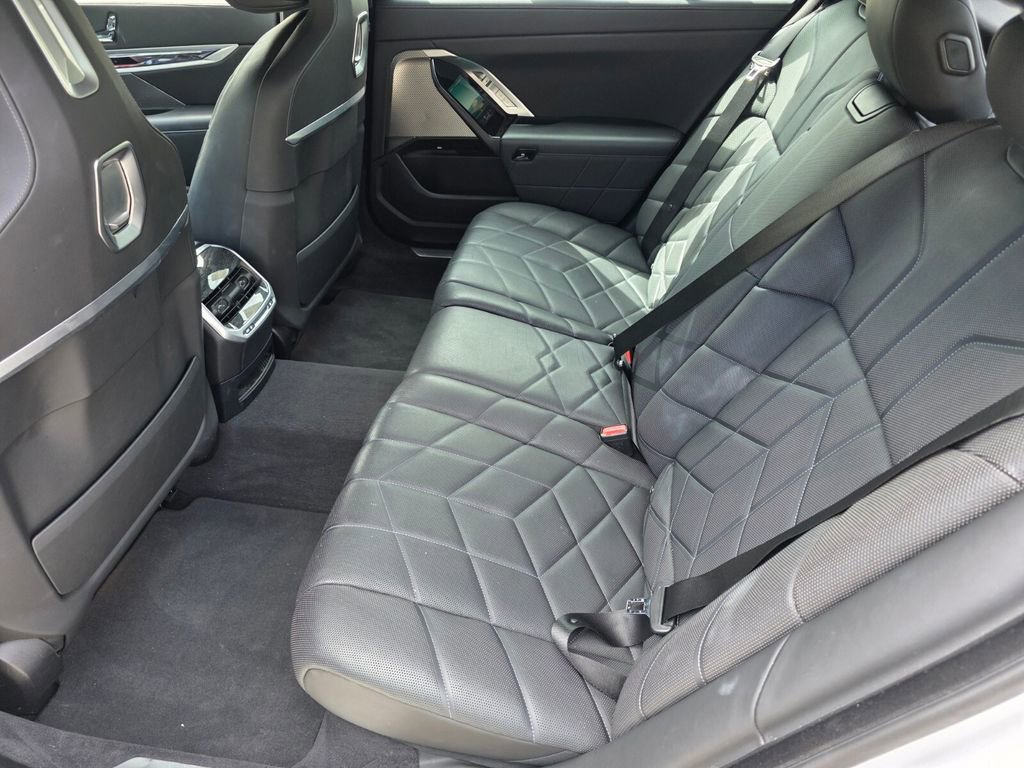 Certified 2023 BMW i7 xDrive60 image 14