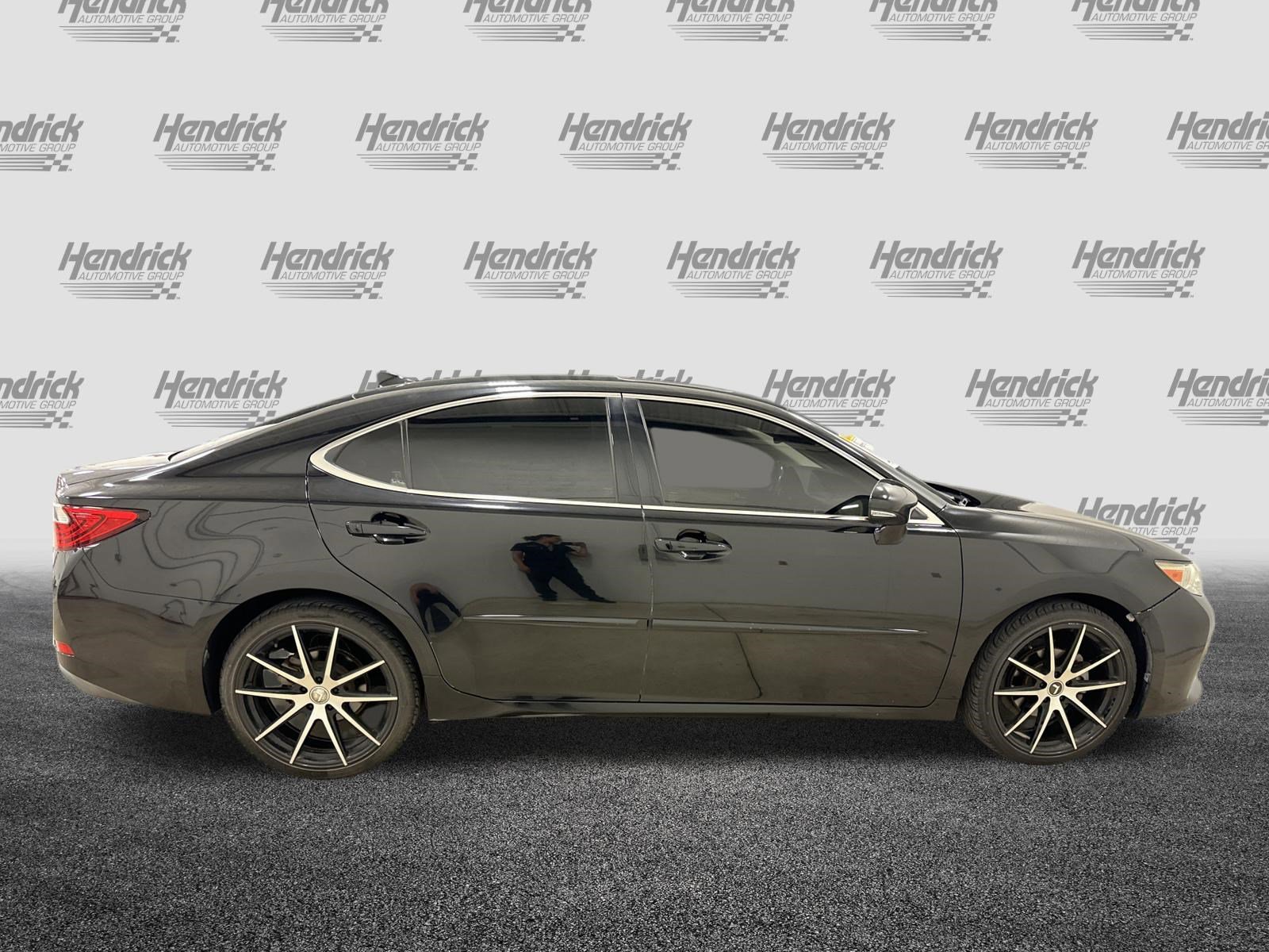 Used 2015 Lexus ES 350 w/ Luxury Package image 11