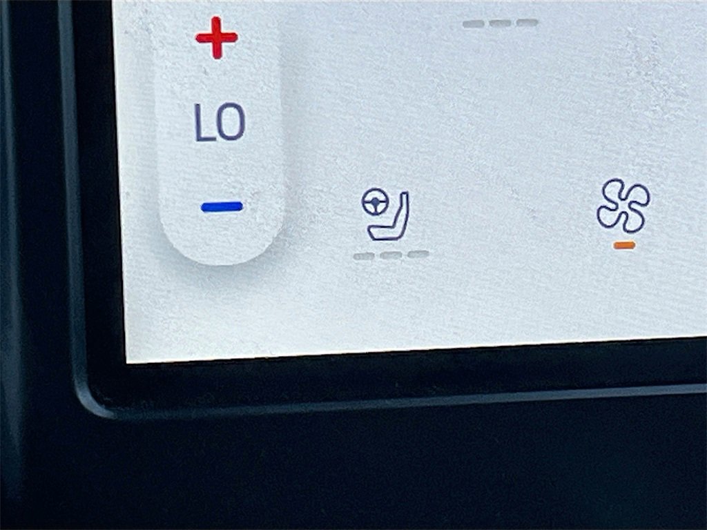 Used 2024 Ford Edge Titanium image 20