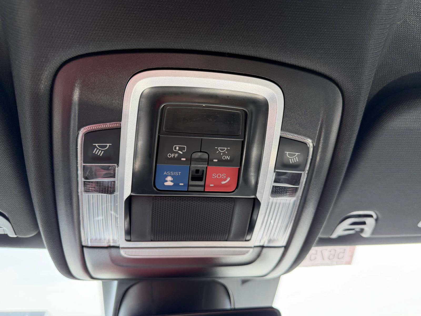 Used 2024 RAM 1500 Laramie AWD/4WD image 28