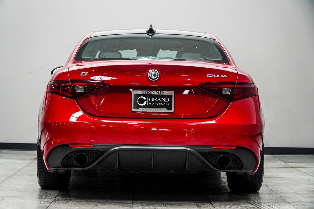 Used 2023 Alfa Romeo Giulia Veloce image 12