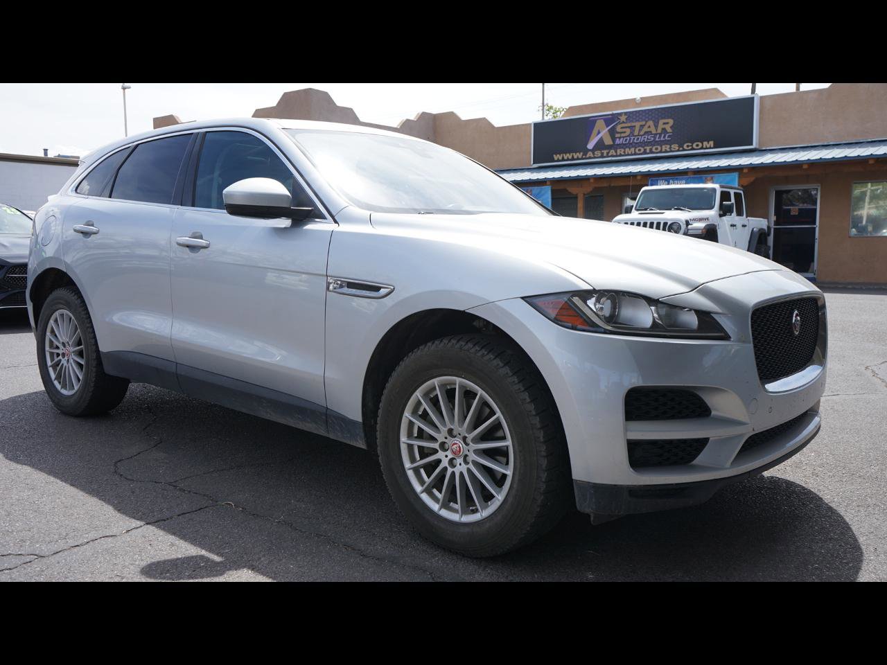Used 2019 Jaguar F-PACE image 1