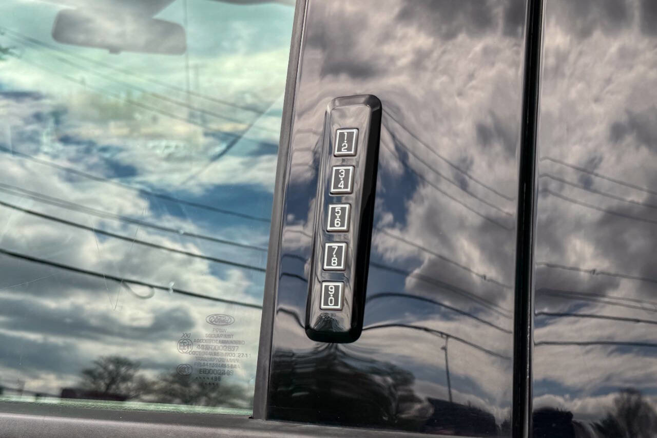 Used 2018 Ford F150 XLT AWD/4WD image 19