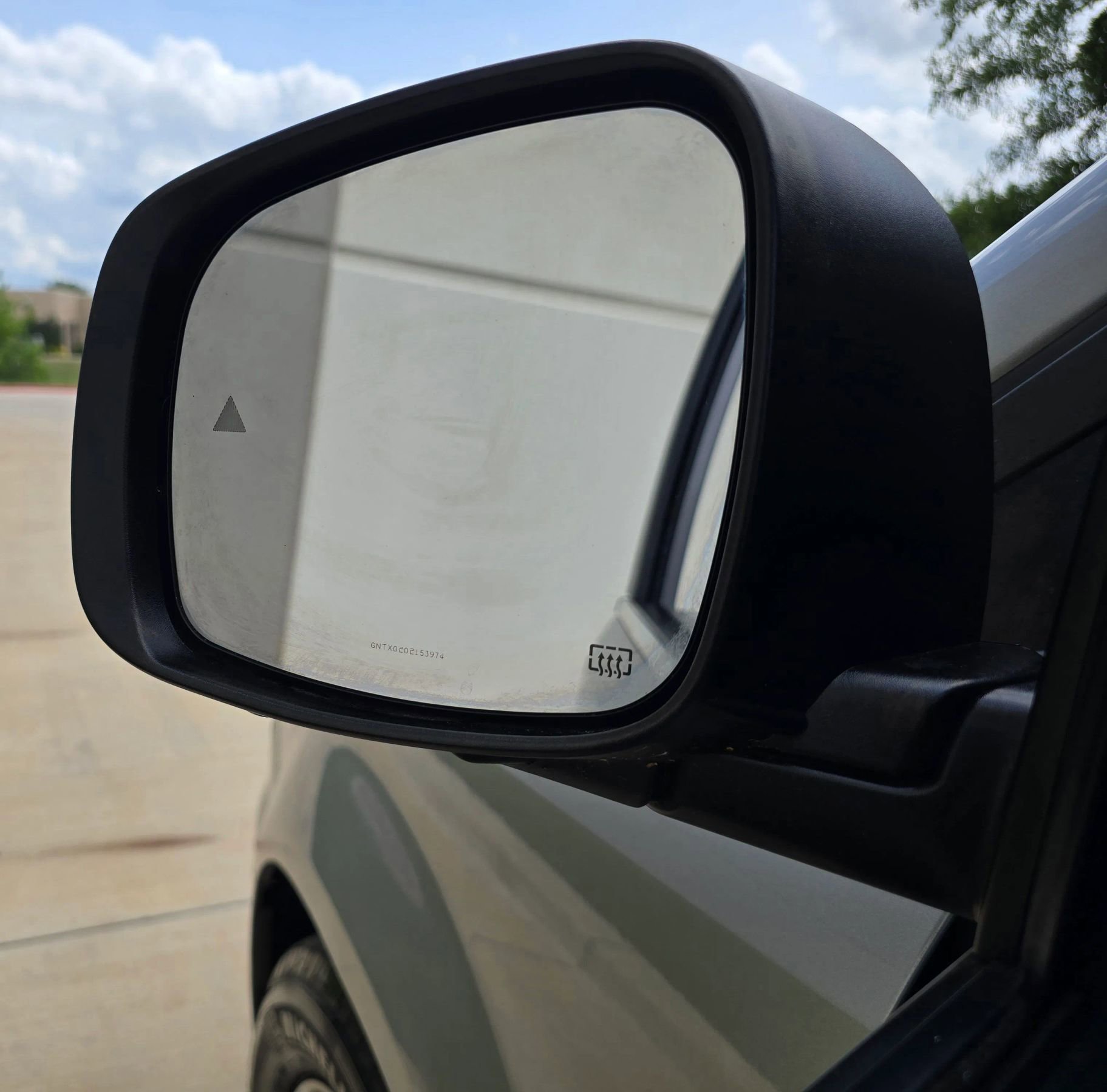 Used 2015 Chrysler Town & Country S w/ Driver Convenience Group FWD image 18