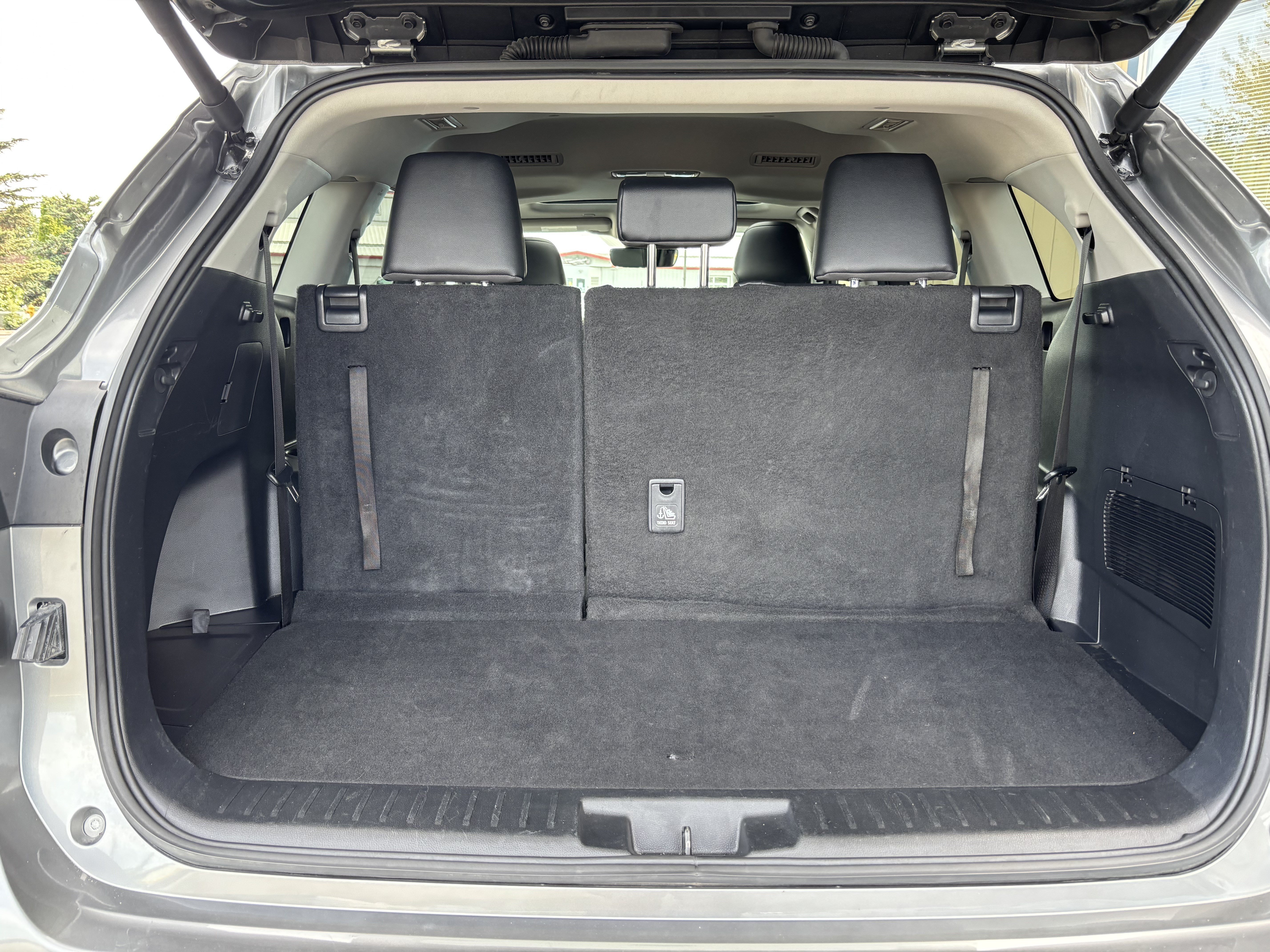 Used 2025 Toyota Highlander XLE AWD/4WD image 28