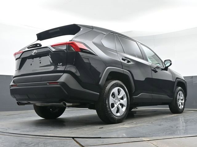Used 2025 Toyota RAV4 LE AWD/4WD image 30