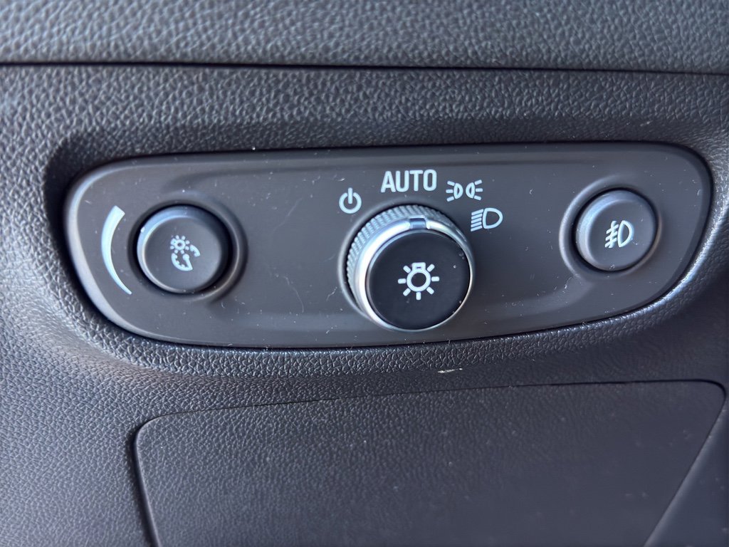 Used 2022 Buick Encore GX Select w/ Sport Touring Package image 17