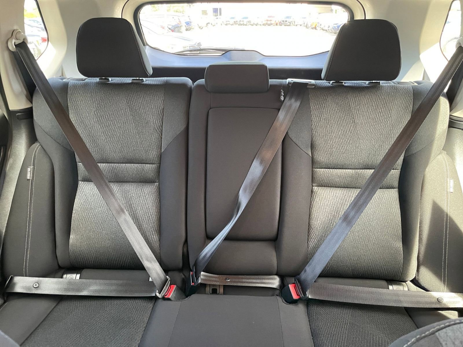 Used 2025 Nissan Rogue SV image 40