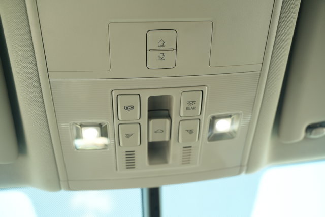 Used 2023 Volkswagen Atlas SE w/ Panoramic Sunroof Package FWD image 37