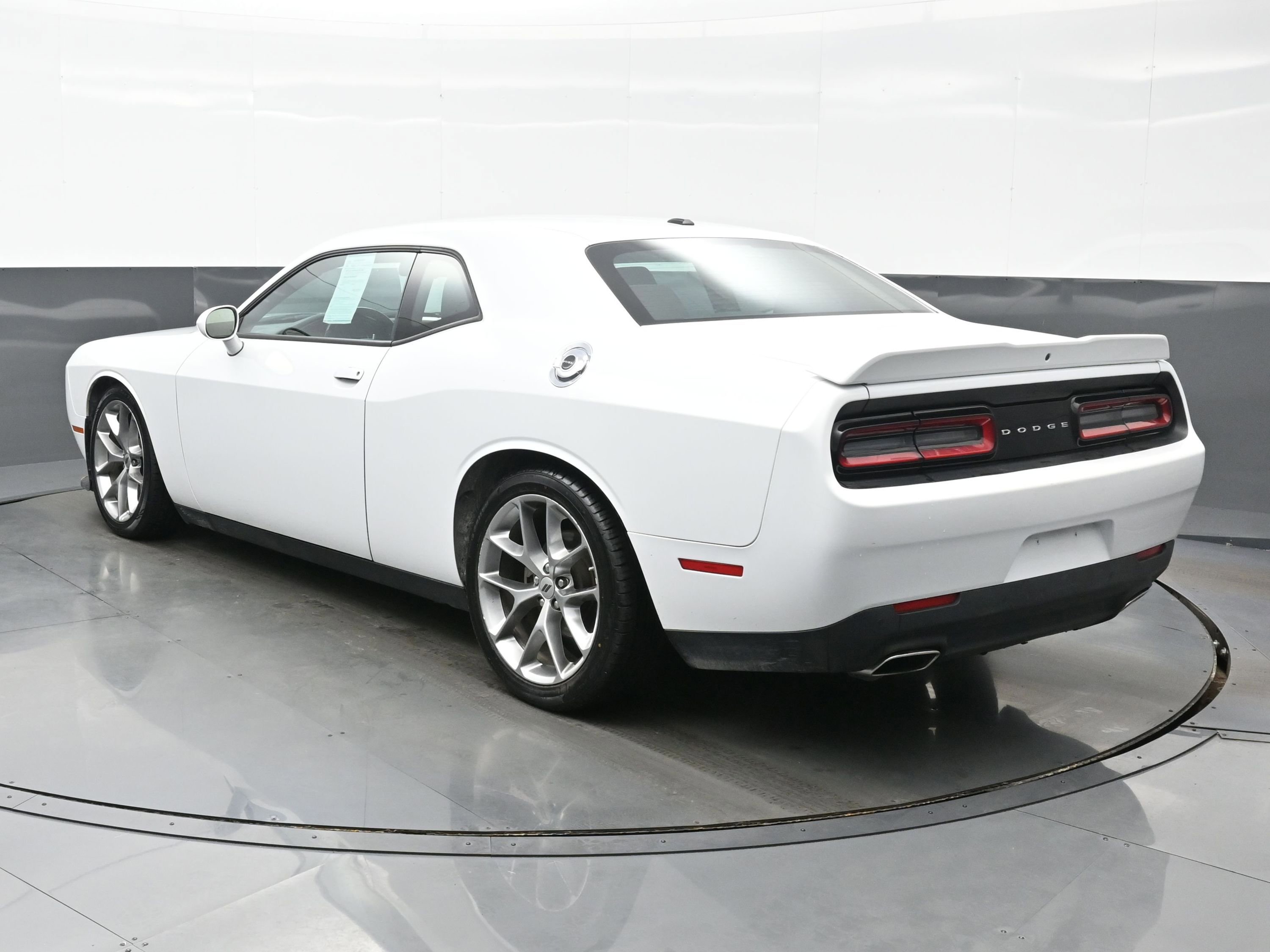 Used 2022 Dodge Challenger GT image 4