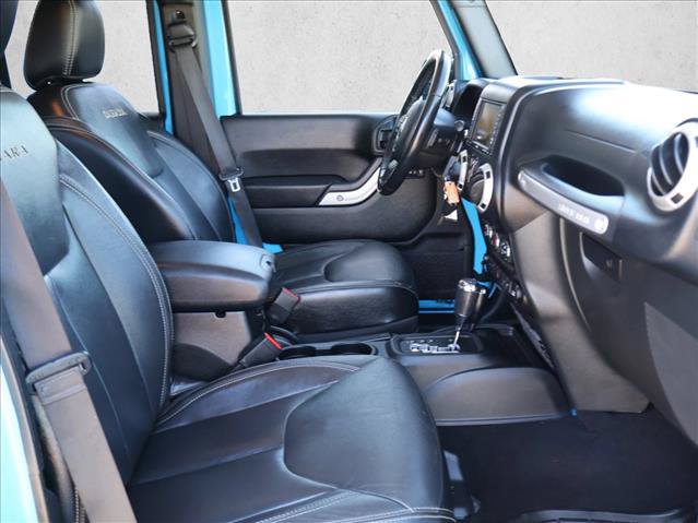 Used 2017 Jeep Wrangler Unlimited Sahara w/ Connectivity Group AWD/4WD image 24