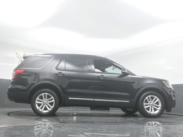 Used 2017 Ford Explorer XLT FWD image 52