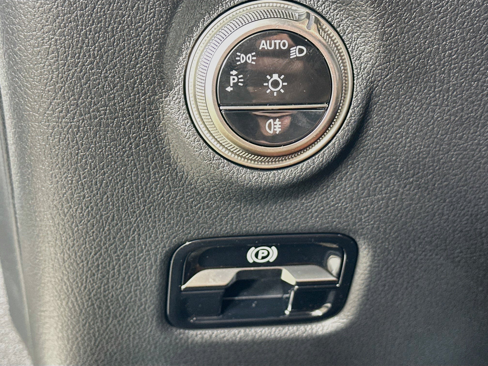 Certified 2026 Mercedes-Benz C 300 4MATIC Sedan image 10