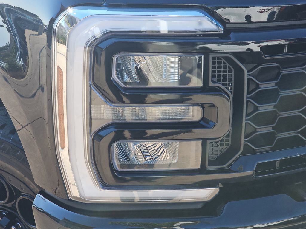 New 2026 Ford F250 Lariat w/ Black Appearance Package image 34