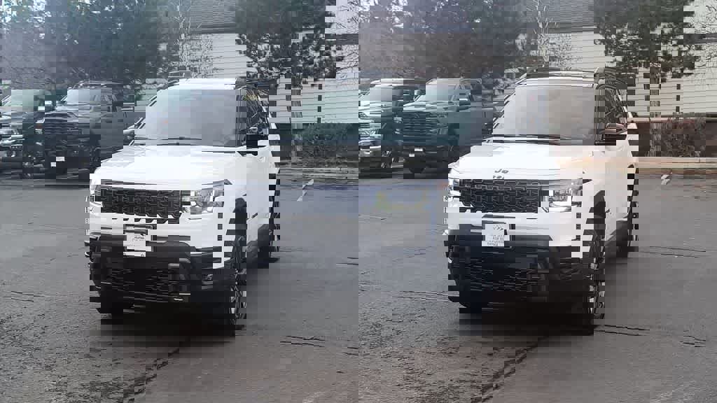 New 2026 Jeep Cherokee Overland w/ Trailer Tow Group image 4