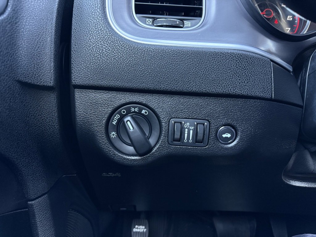 Used 2022 Dodge Charger SXT image 13