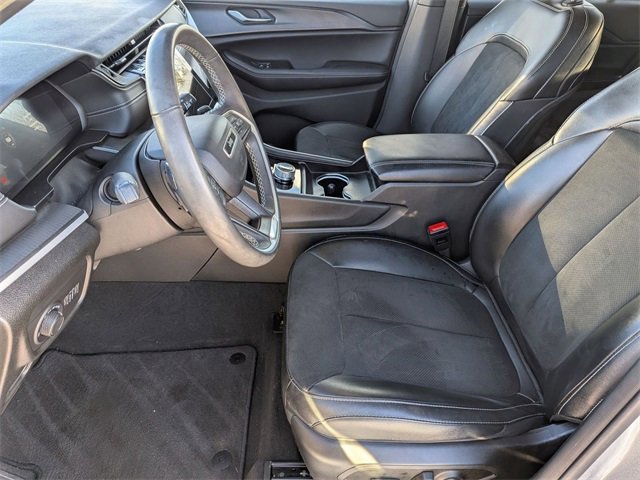 Used 2024 Jeep Grand Cherokee Altitude image 12