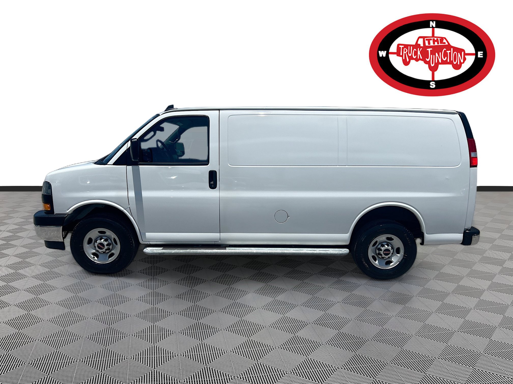 Used 2023 GMC Savana 2500 w/ Driver Convenience Package RWD image 4
