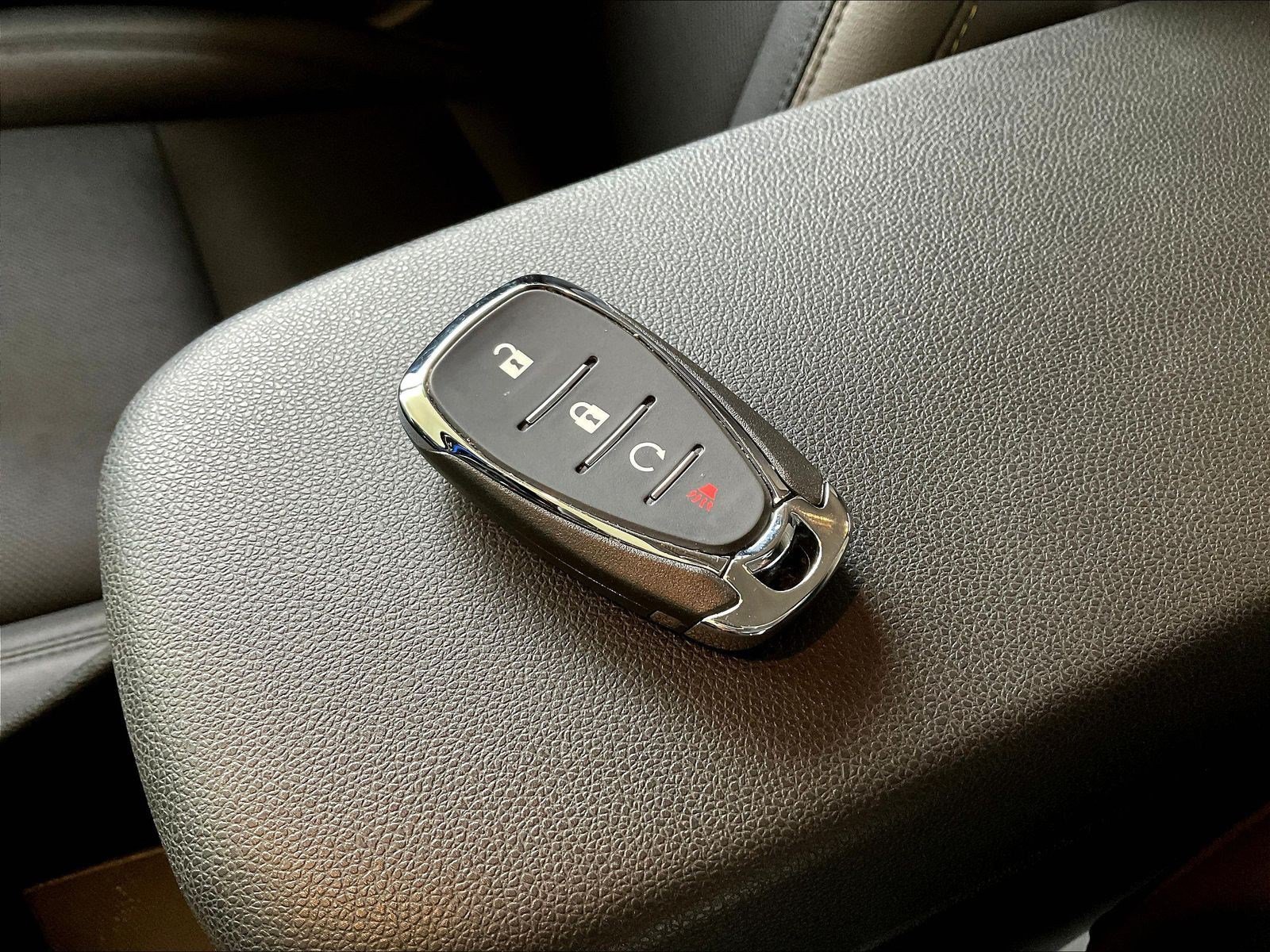 Used 2025 Chevrolet Trax ACTIV FWD image 32