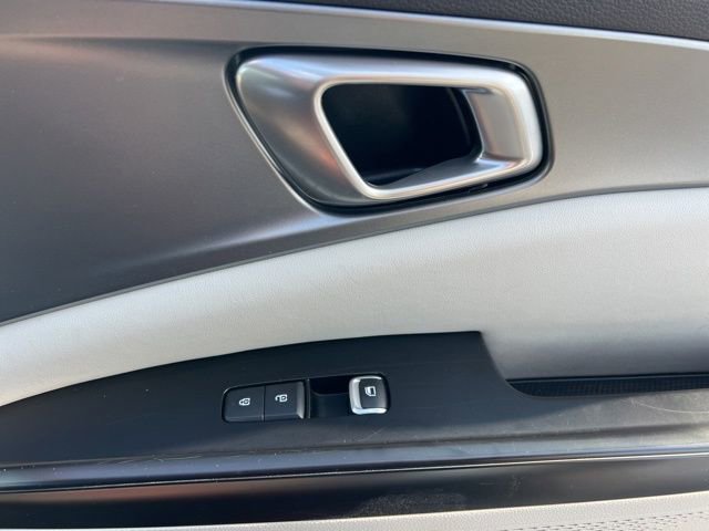 Certified 2024 Kia Carnival LX image 36